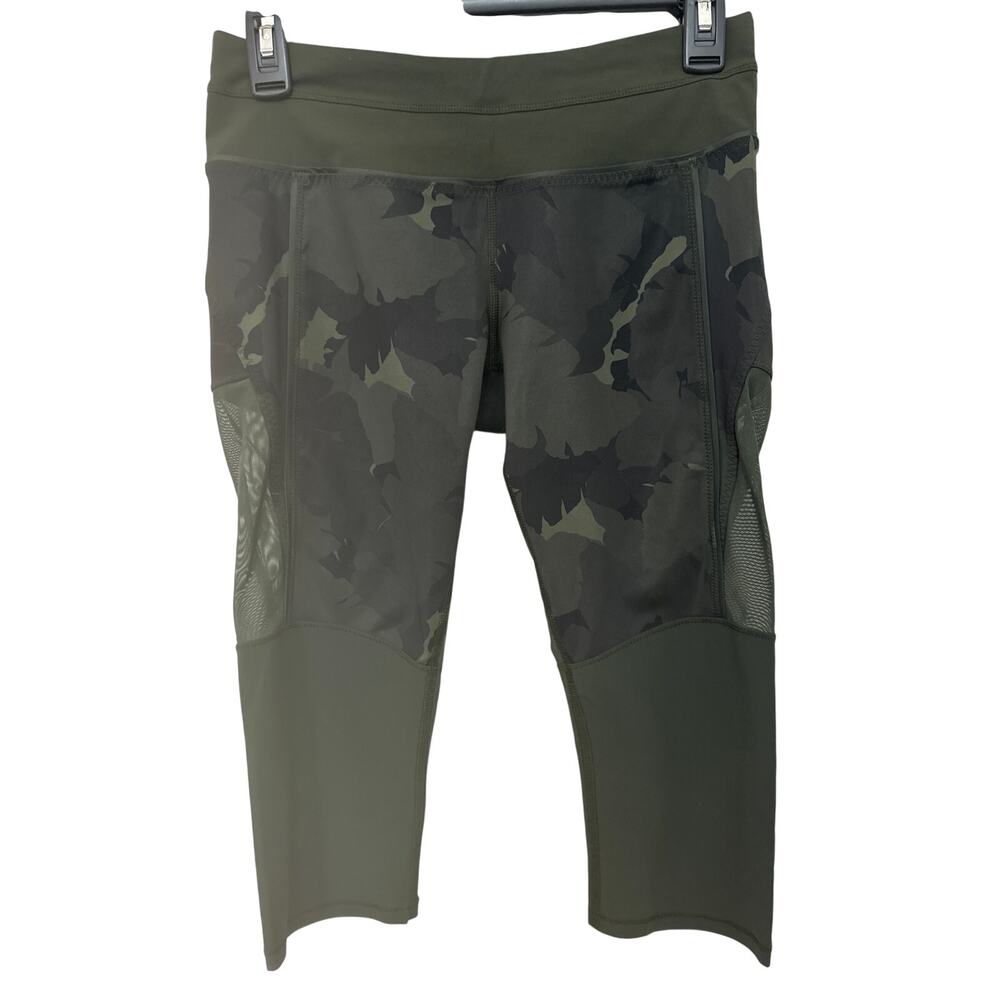 Lululemon Athletica Training Tough Camo Crop Luxtreme Capri Leggings w/ Mesh | 6